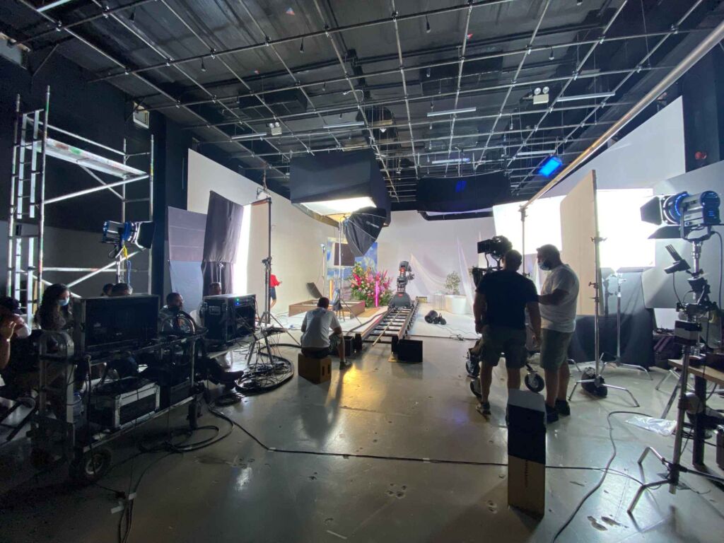 تجهيزات ومعدات تصوير المنتجات لدى دبليو استديو في دبي